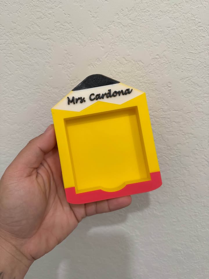 Sticky Pad Holder
